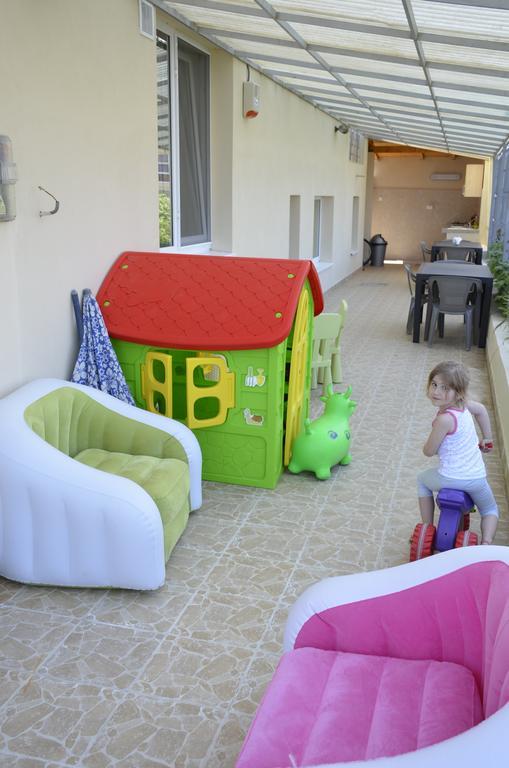 Vila Pacific Costinesti Bagian luar foto